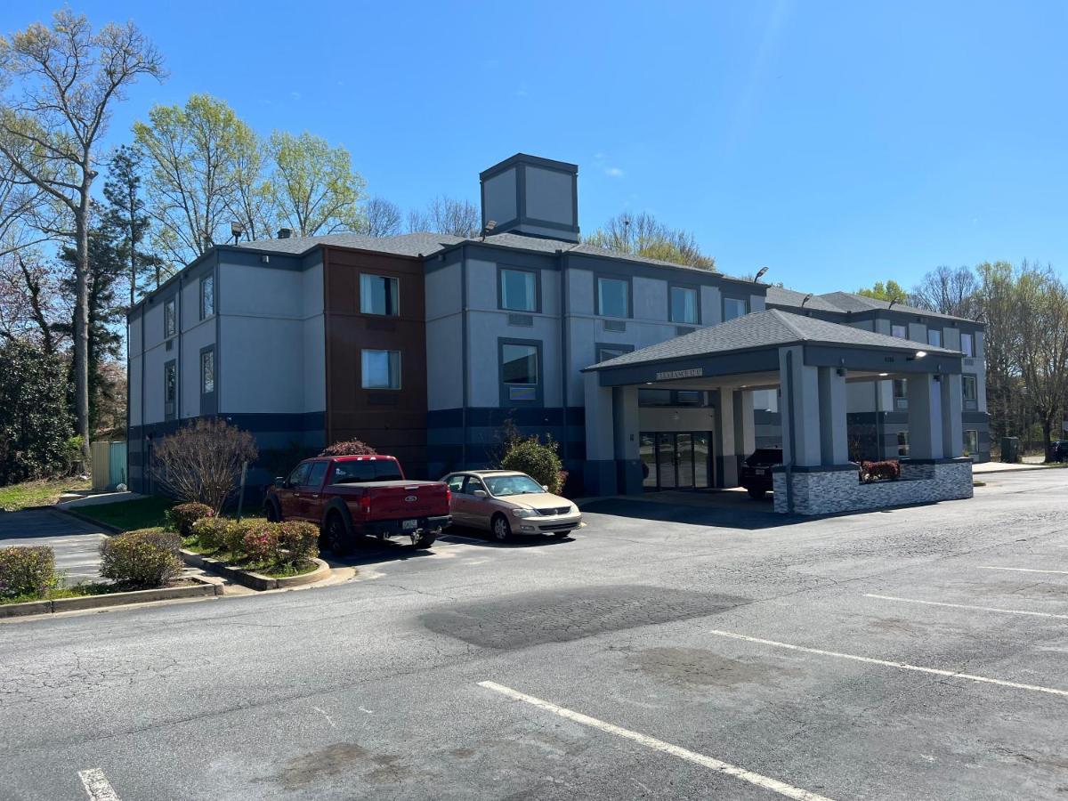 Jamestown Inn & Suites Riverdale Esterno foto