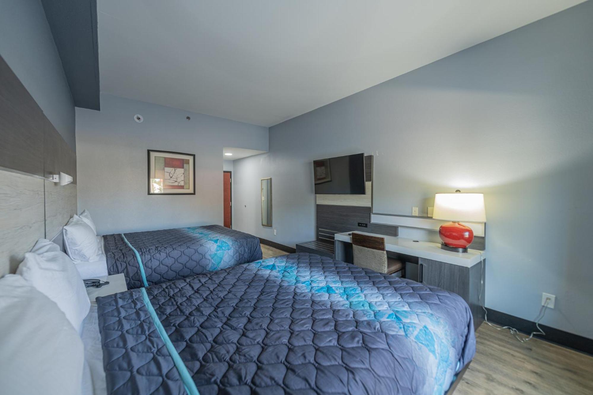 Jamestown Inn & Suites Riverdale Esterno foto