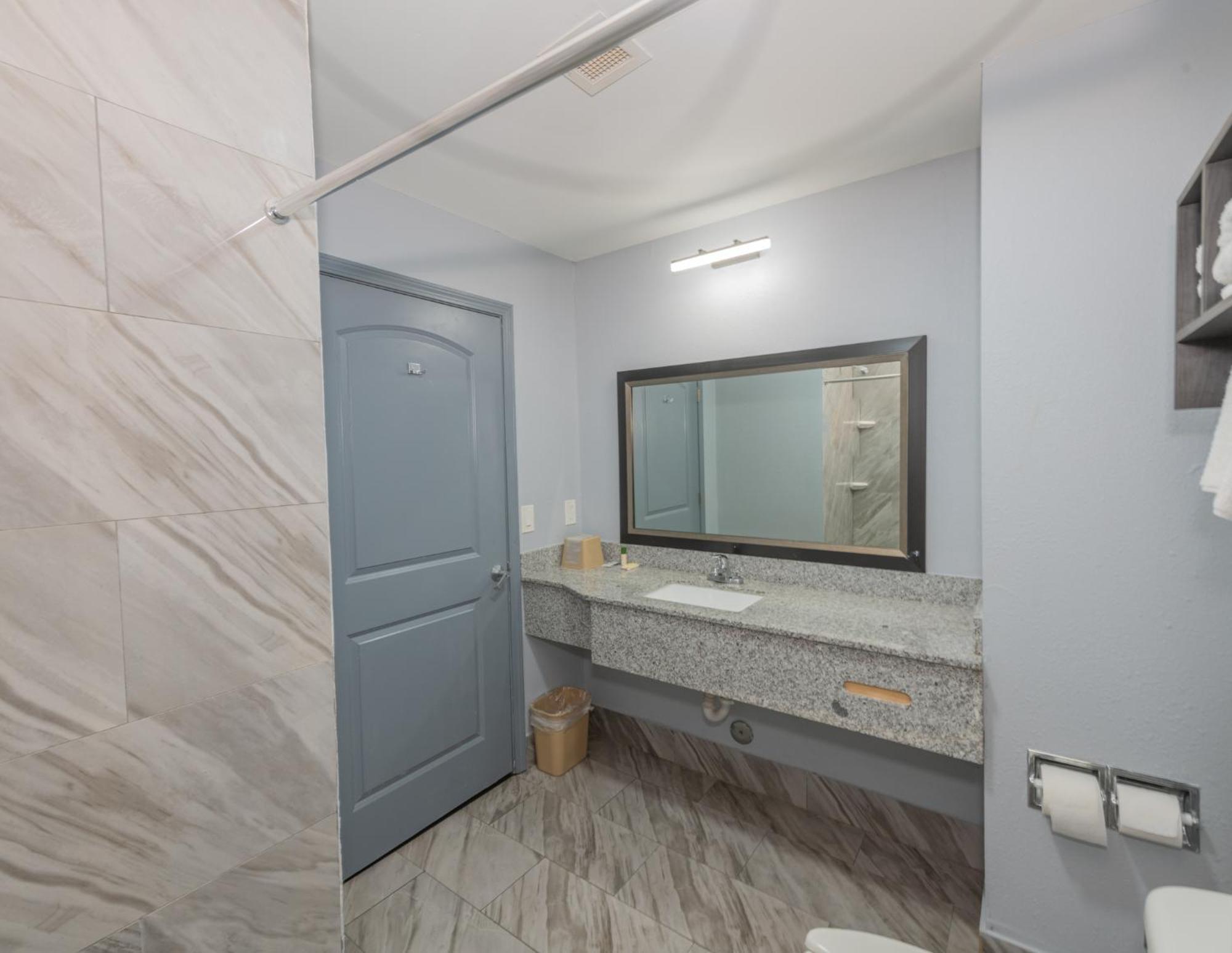 Jamestown Inn & Suites Riverdale Esterno foto