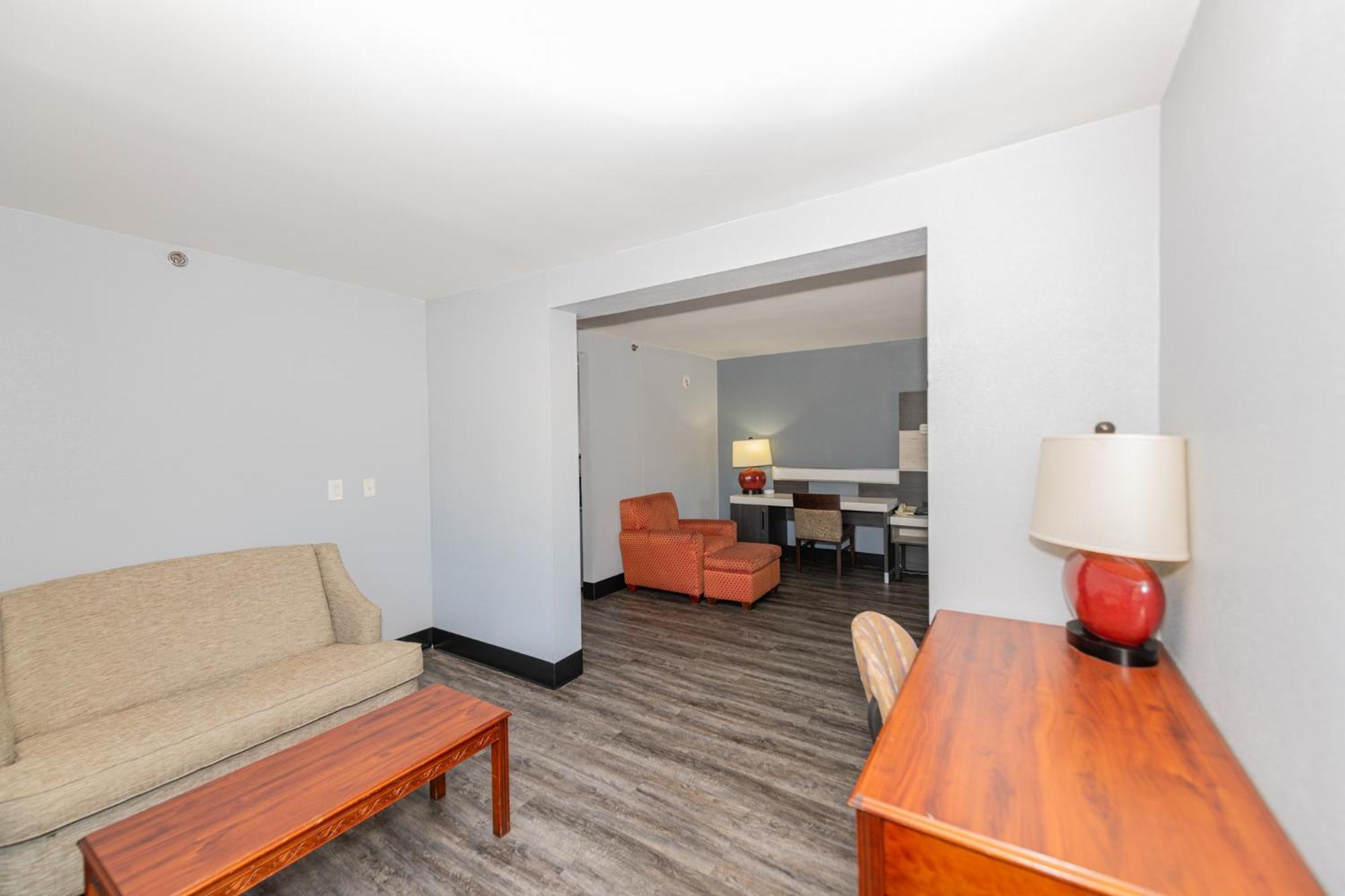 Jamestown Inn & Suites Riverdale Esterno foto