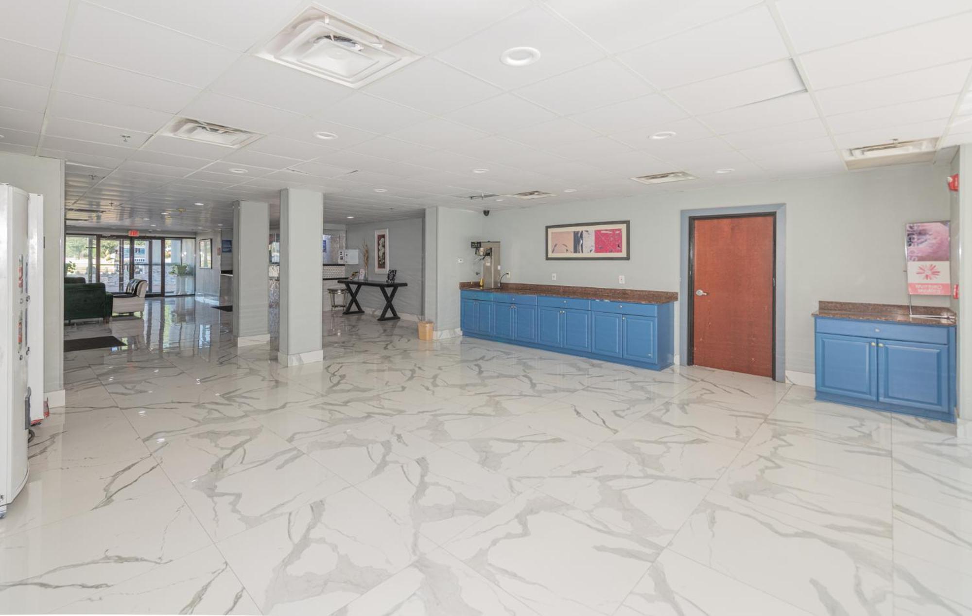 Jamestown Inn & Suites Riverdale Esterno foto