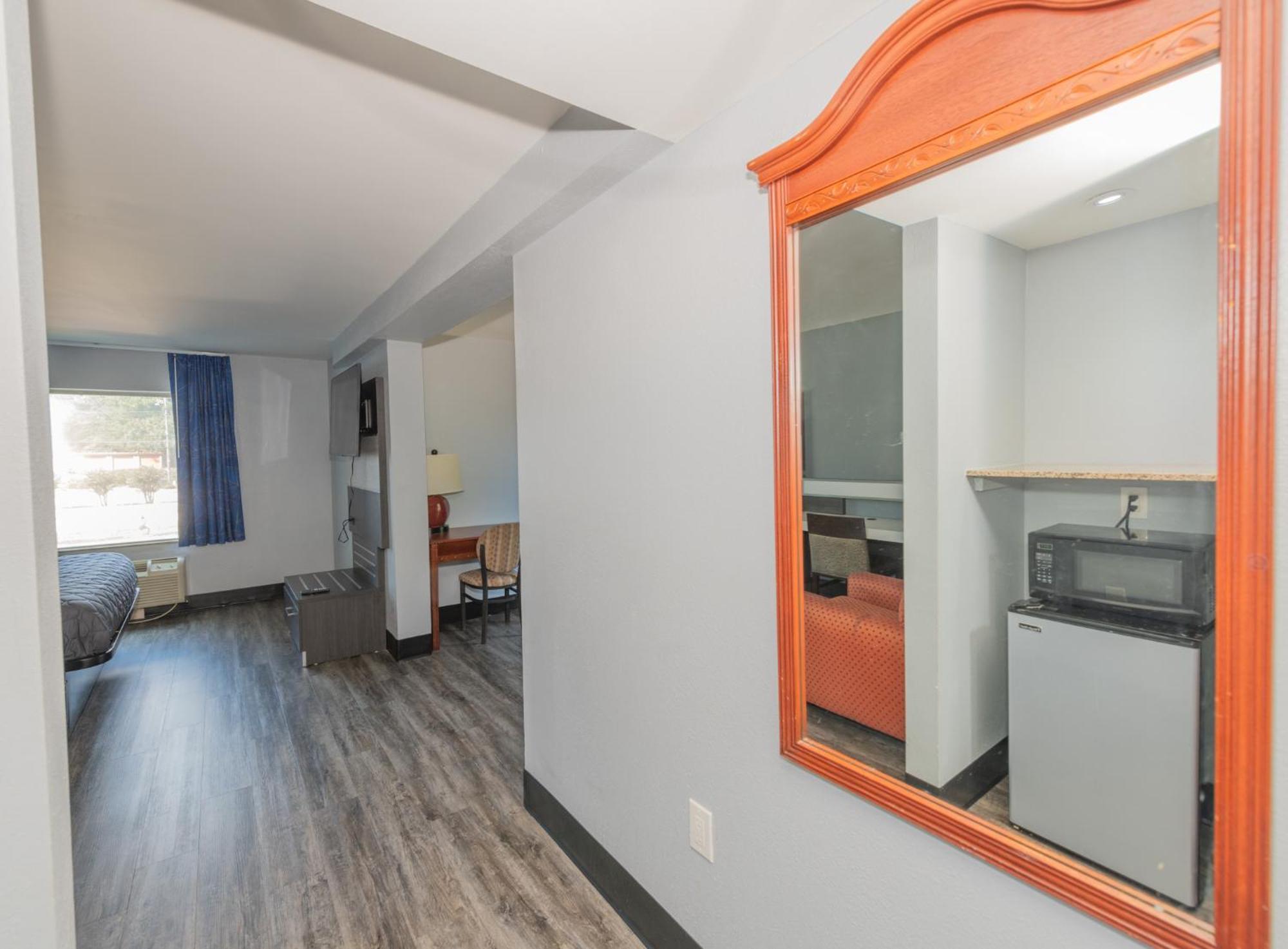 Jamestown Inn & Suites Riverdale Esterno foto